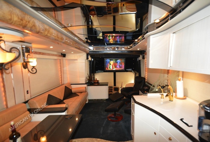 2005 Prevost Featherlite H3-45 For Sale