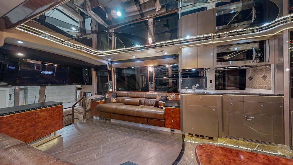 2005 Prevost Featherlite  H3-45 For Sale