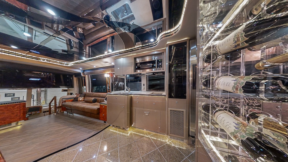 2005 Prevost Featherlite  H3-45 For Sale