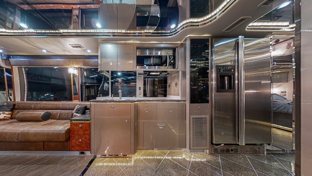 2005 Prevost Featherlite  H3-45 For Sale