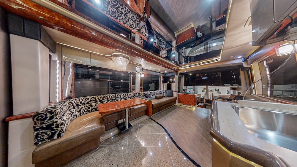 2005 Prevost Featherlite  H3-45 For Sale