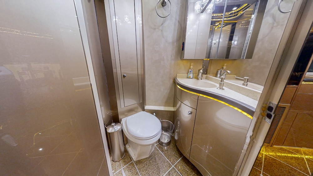 2005 Prevost Featherlite  H3-45 For Sale