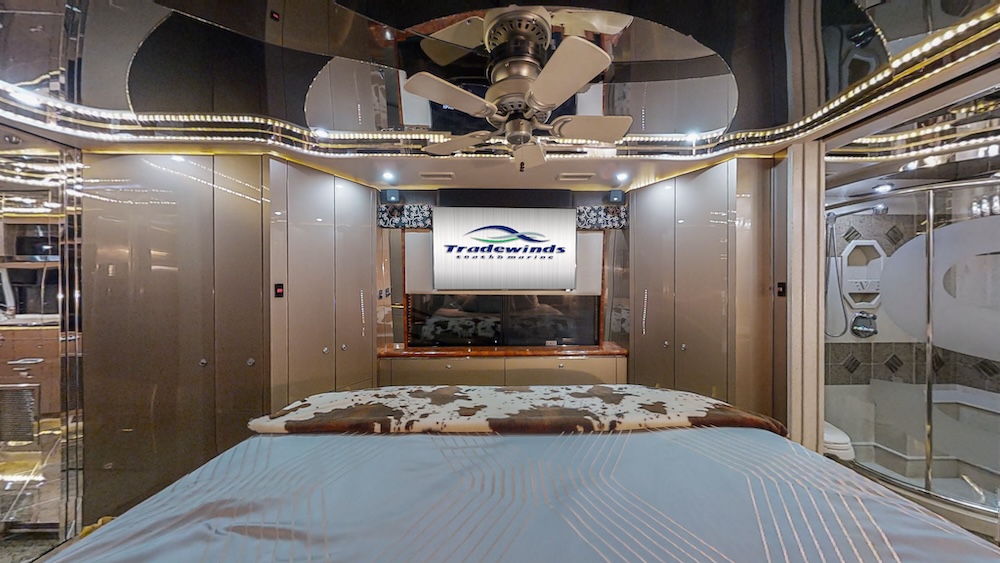 2005 Prevost Featherlite  H3-45 For Sale
