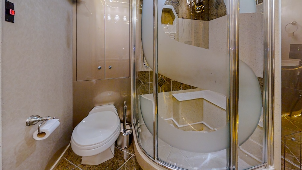 2005 Prevost Featherlite  H3-45 For Sale