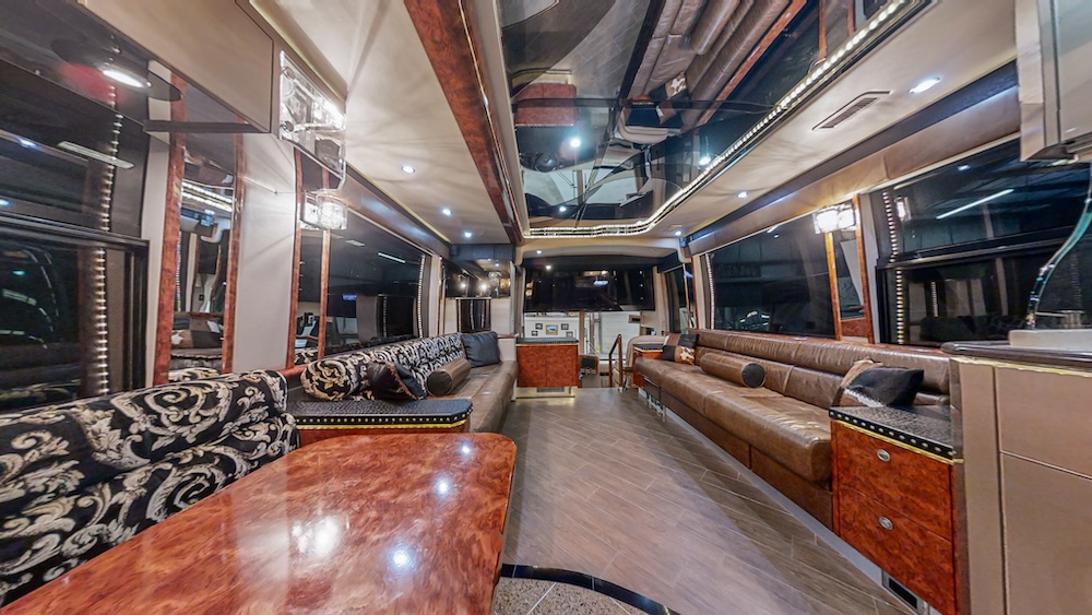 2005 Prevost Featherlite  H3-45 For Sale