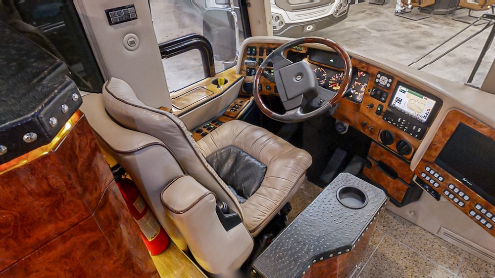 2005 Prevost Featherlite  H3-45 For Sale