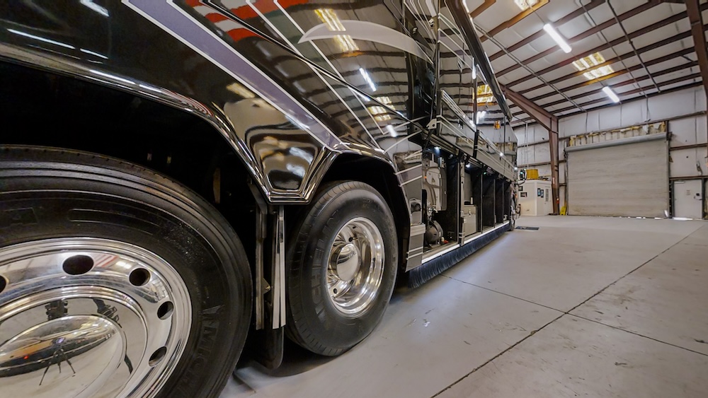 2005 Prevost Featherlite  H3-45 For Sale