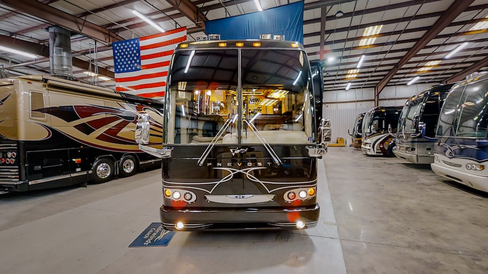 2005 Prevost Featherlite  H3-45 For Sale