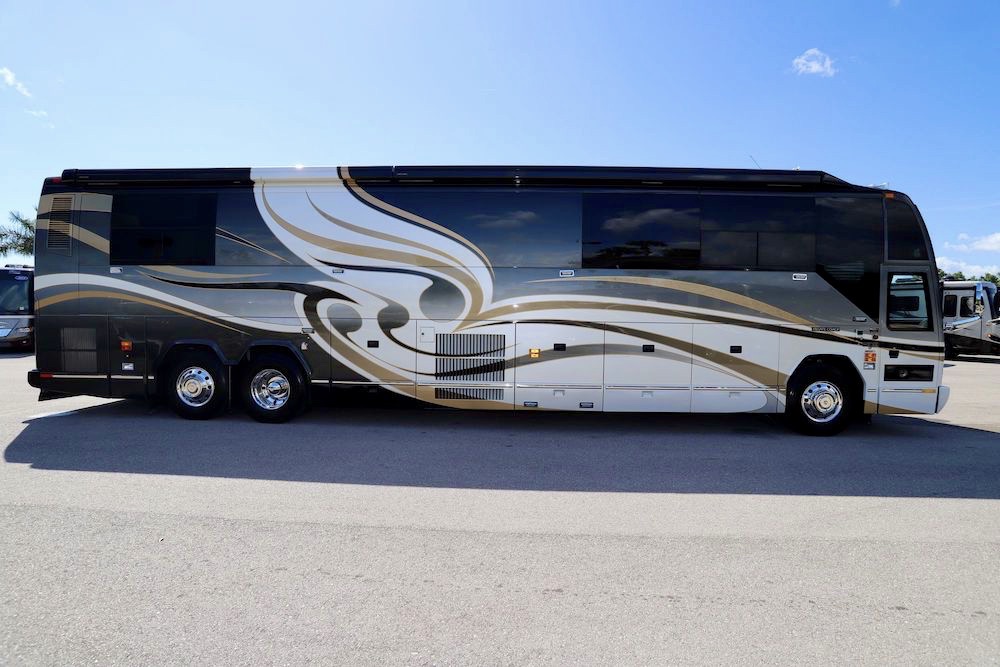 2005 Prevost Liberty H3-45 For Sale