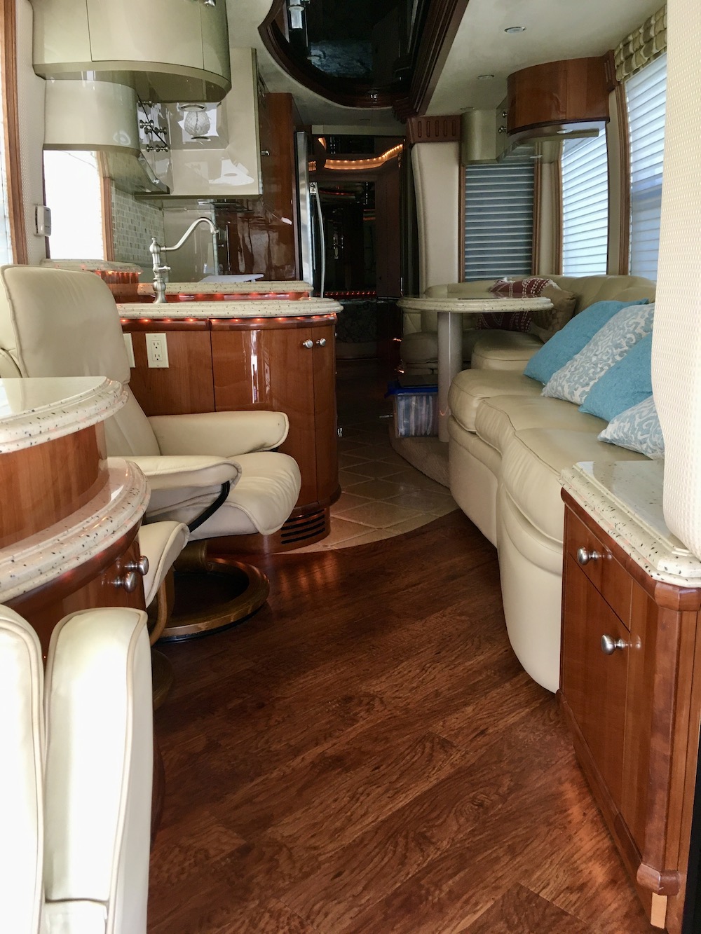 2005 Prevost Liberty H3-45 For Sale