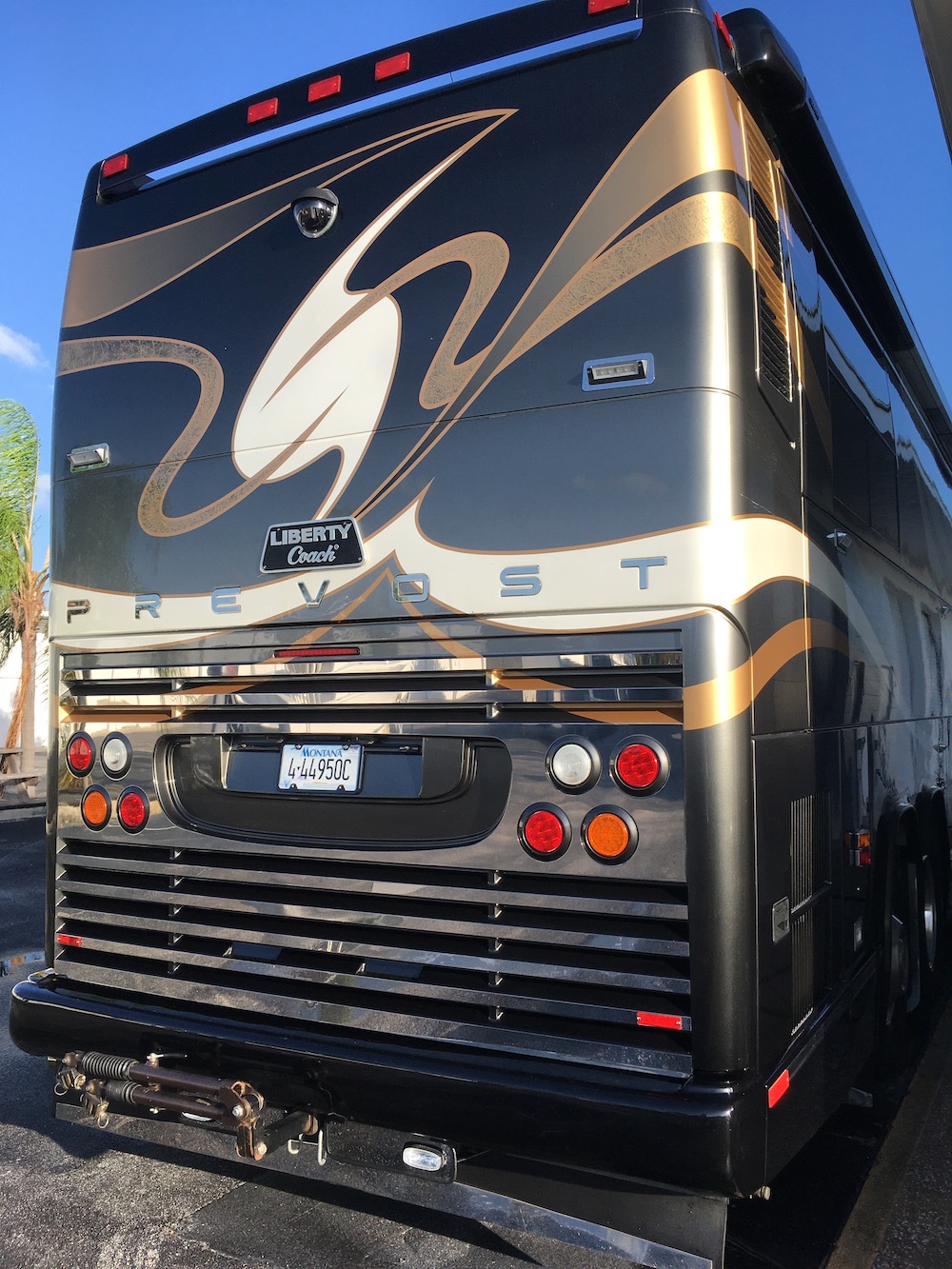 2005 Prevost Liberty H3-45 For Sale