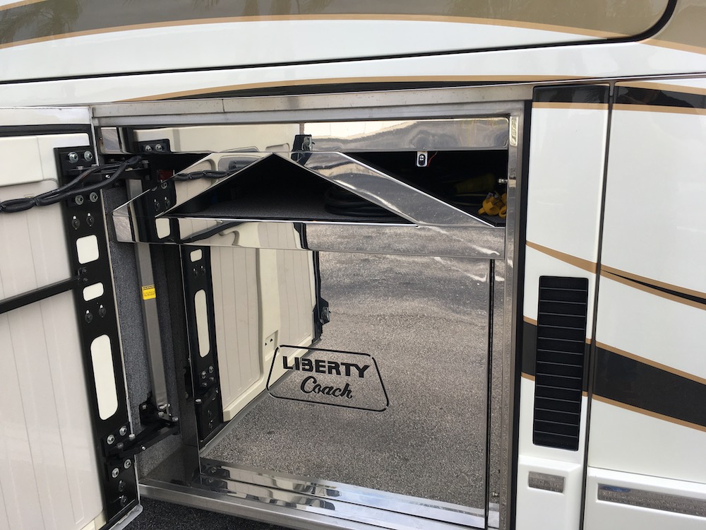 2005 Prevost Liberty H3-45 For Sale