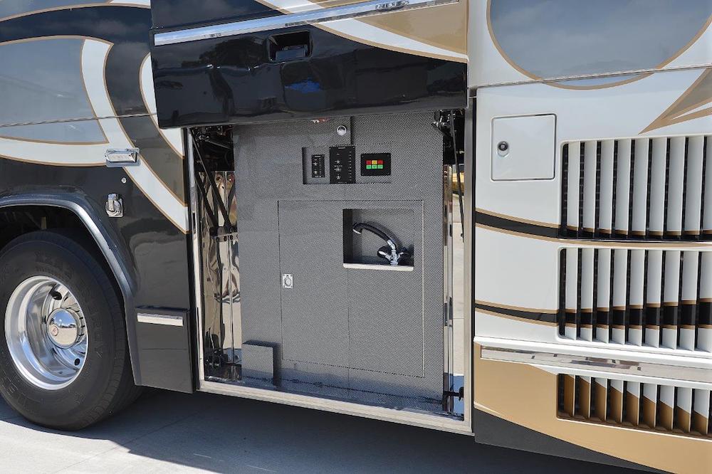 2005 Prevost Liberty H3-45 For Sale