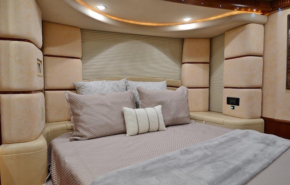 2005 Prevost Liberty H3-45 For Sale