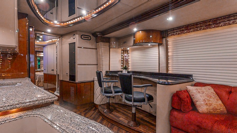 2005 Prevost Liberty H3-45 For Sale