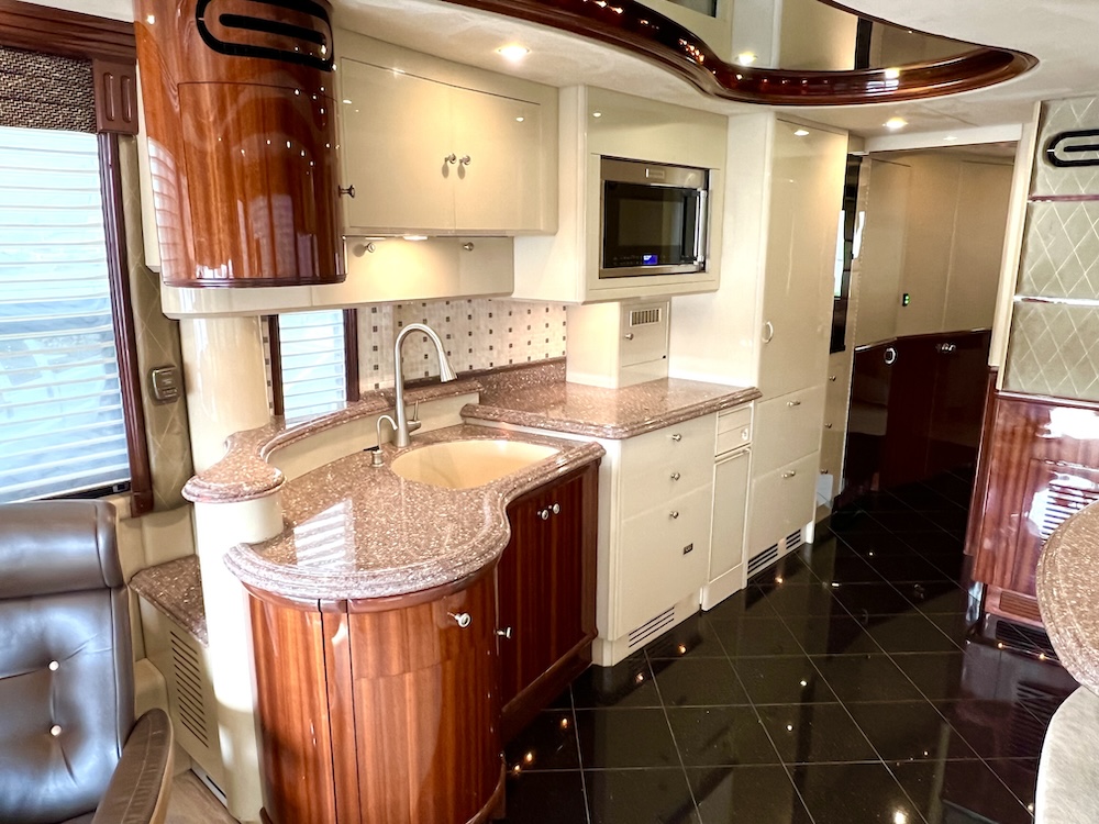 2005 Prevost Liberty XLII For Sale