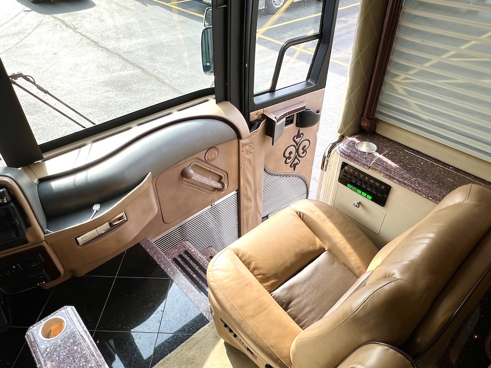 2005 Prevost Liberty XLII For Sale