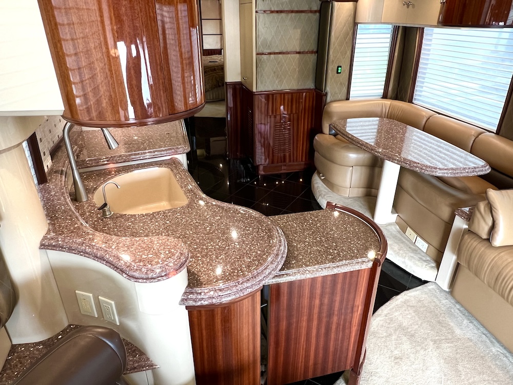 2005 Prevost Liberty XLII For Sale