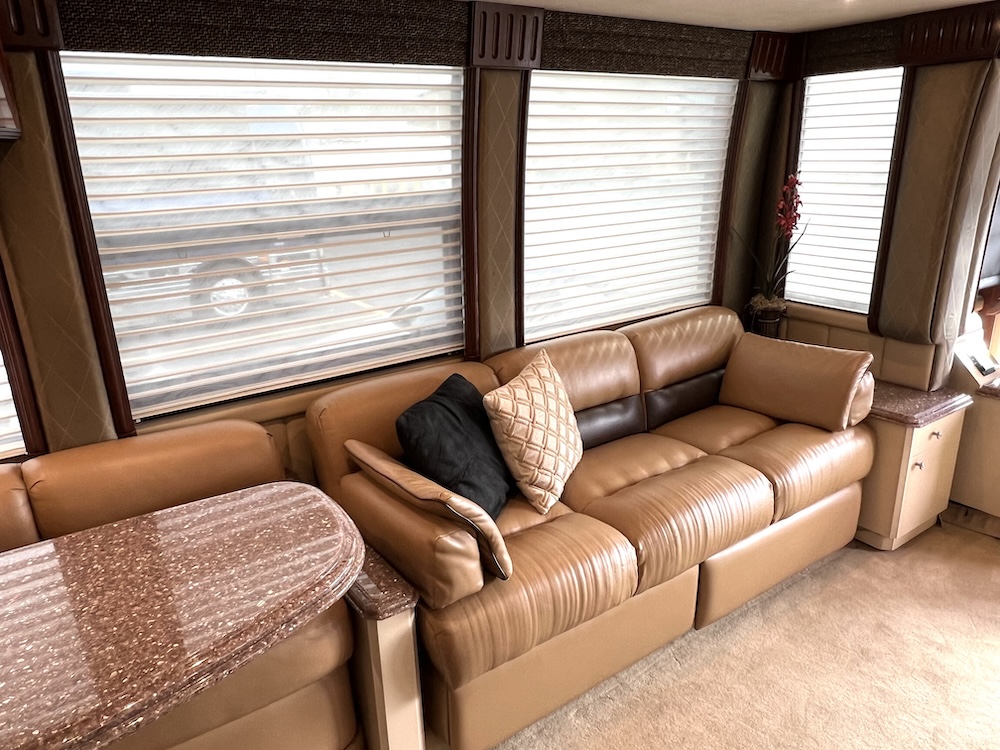 2005 Prevost Liberty XLII For Sale