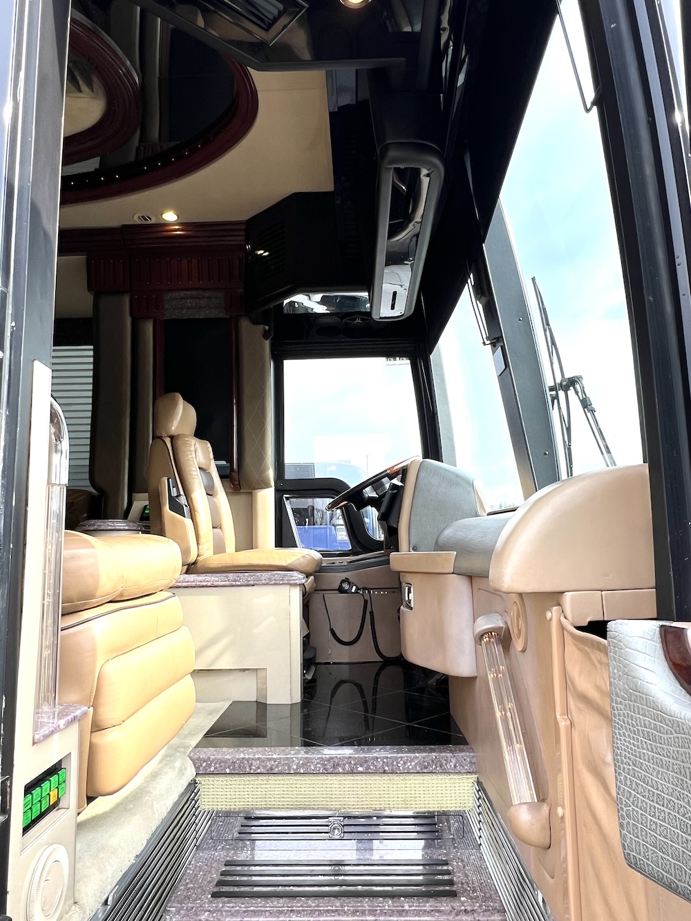 2005 Prevost Liberty XLII For Sale