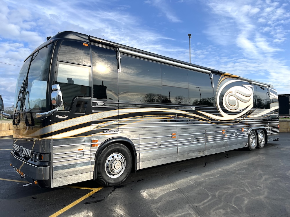 2005 Prevost Liberty XLII For Sale