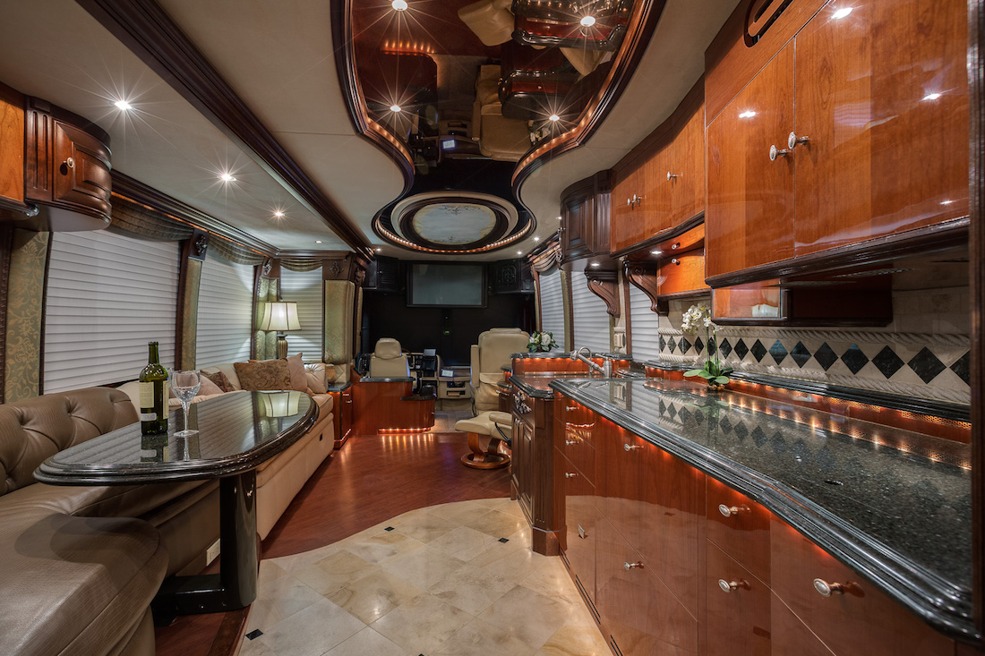 2005 Prevost Liberty XLII For Sale