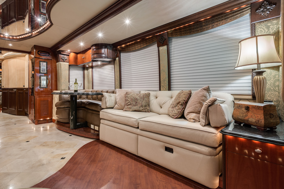2005 Prevost Liberty XLII For Sale