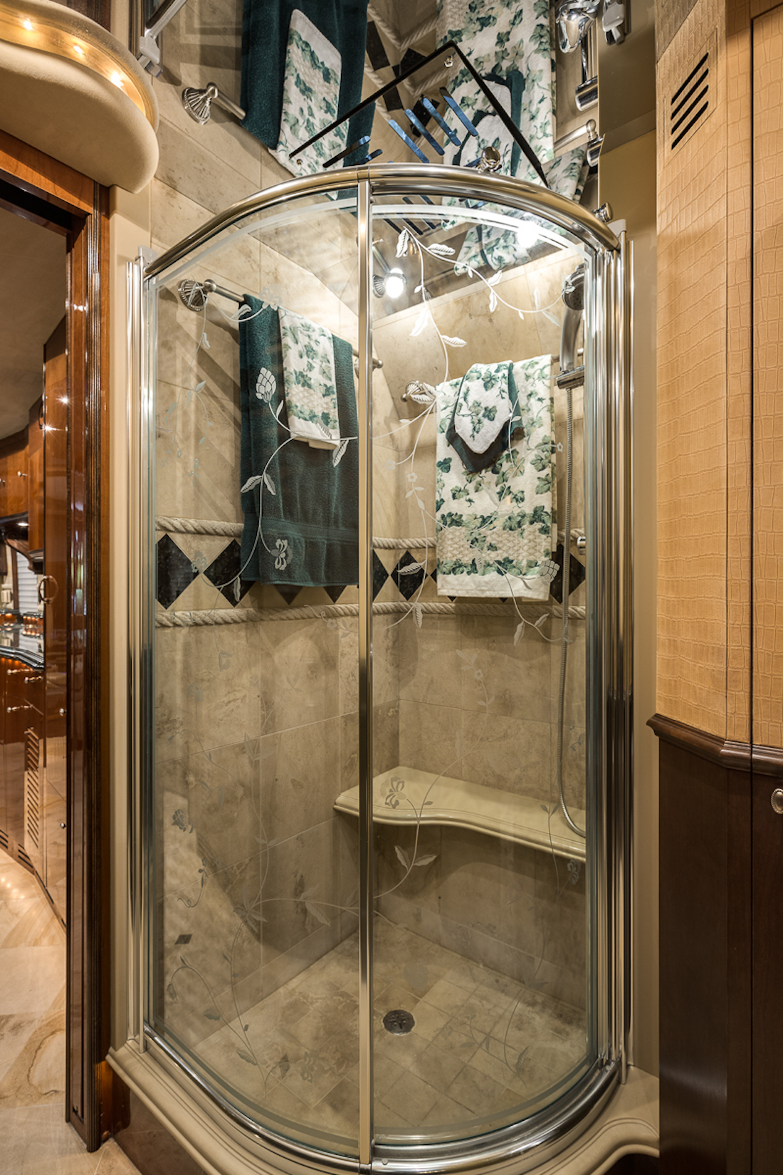 2005 Prevost Liberty XLII For Sale