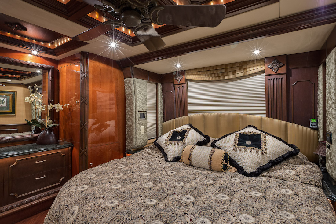 2005 Prevost Liberty XLII For Sale