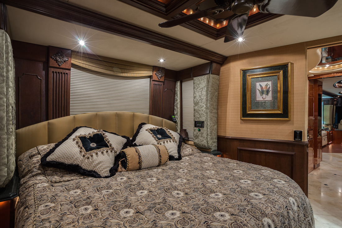 2005 Prevost Liberty XLII For Sale