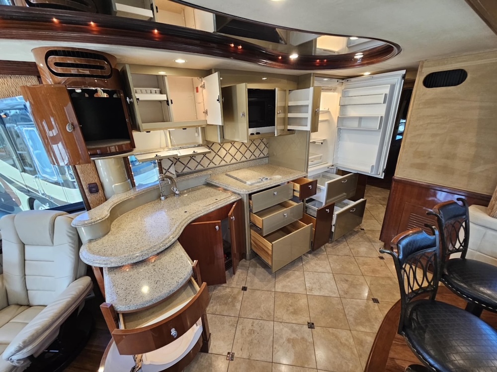 2005 Prevost Liberty XLII For Sale