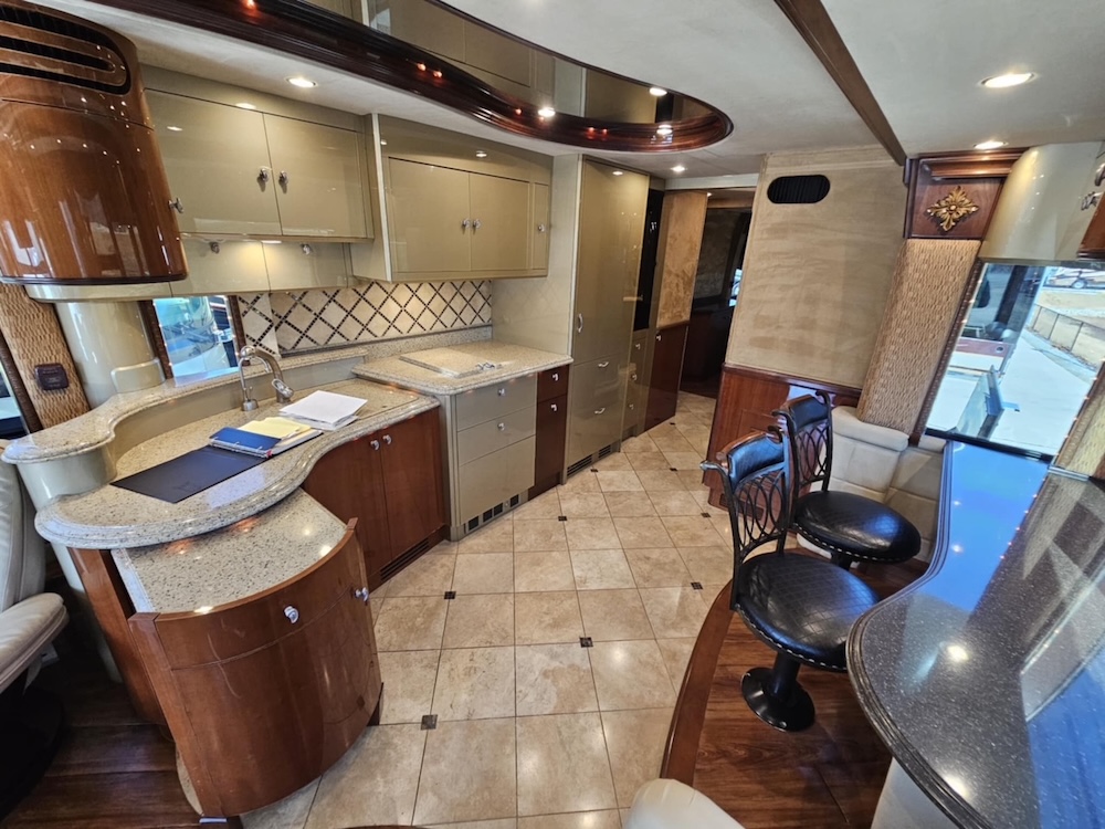 2005 Prevost Liberty XLII For Sale