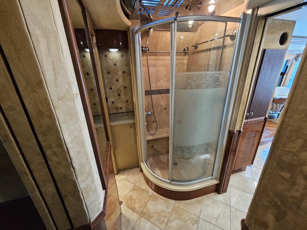 2005 Prevost Liberty XLII For Sale