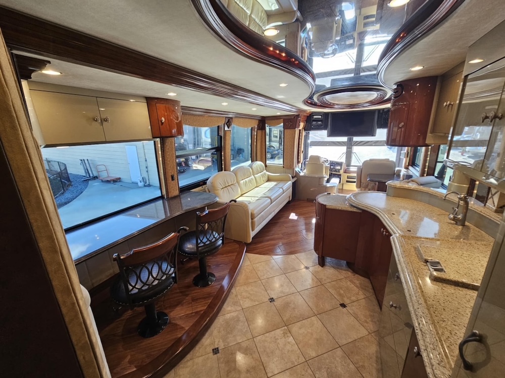 2005 Prevost Liberty XLII For Sale