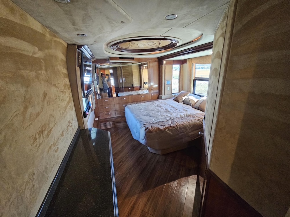 2005 Prevost Liberty XLII For Sale