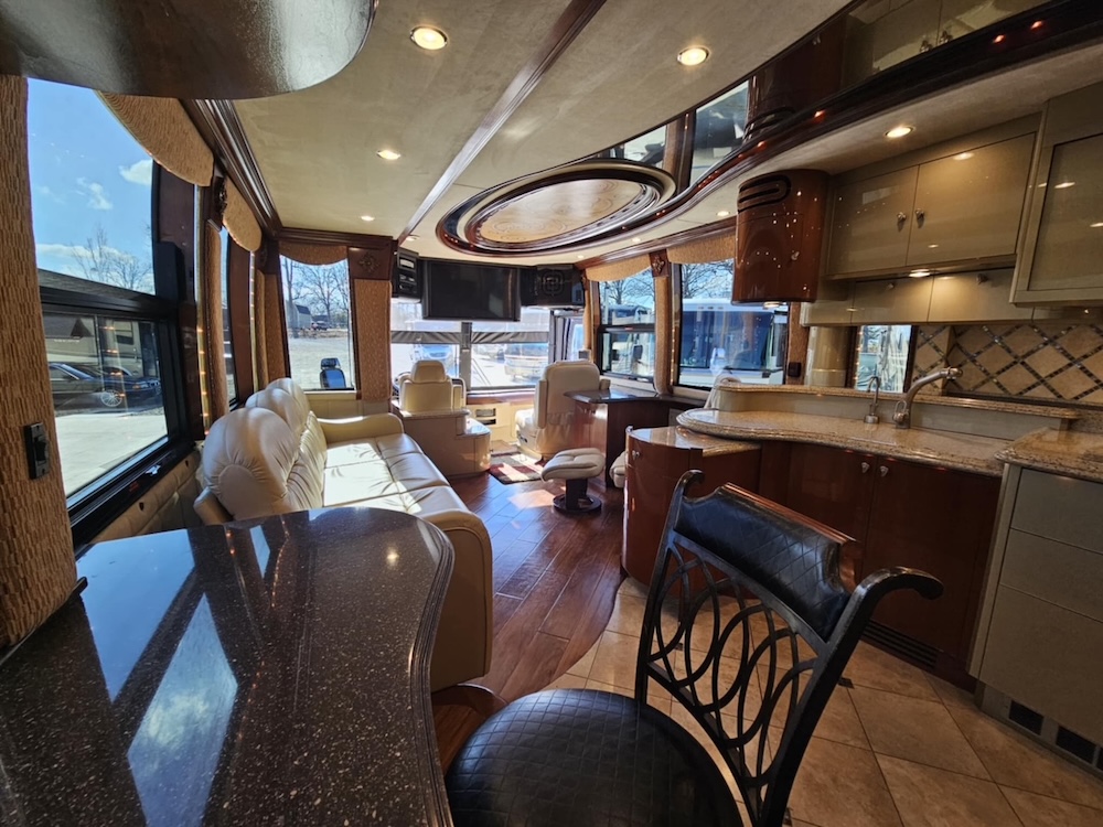 2005 Prevost Liberty XLII For Sale