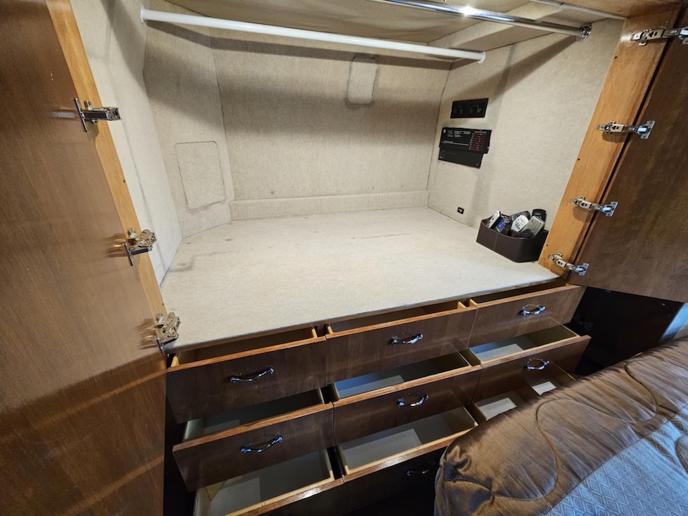2005 Prevost Liberty XLII For Sale