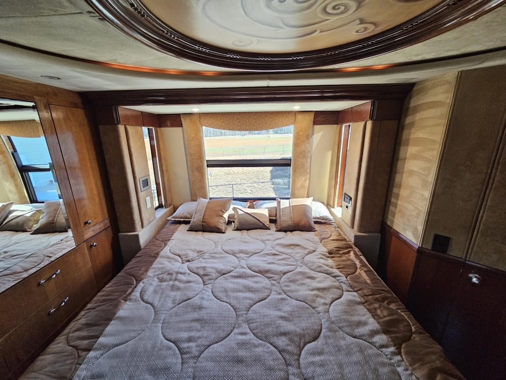2005 Prevost Liberty XLII For Sale