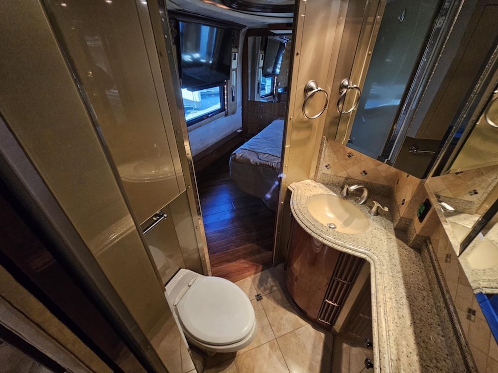 2005 Prevost Liberty XLII For Sale