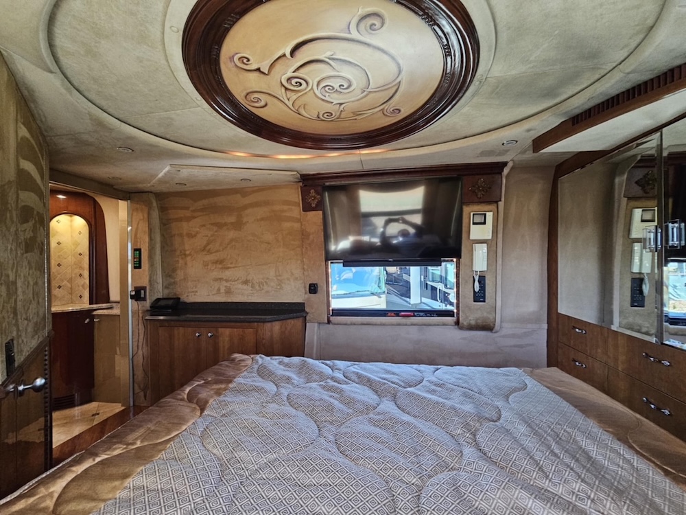 2005 Prevost Liberty XLII For Sale