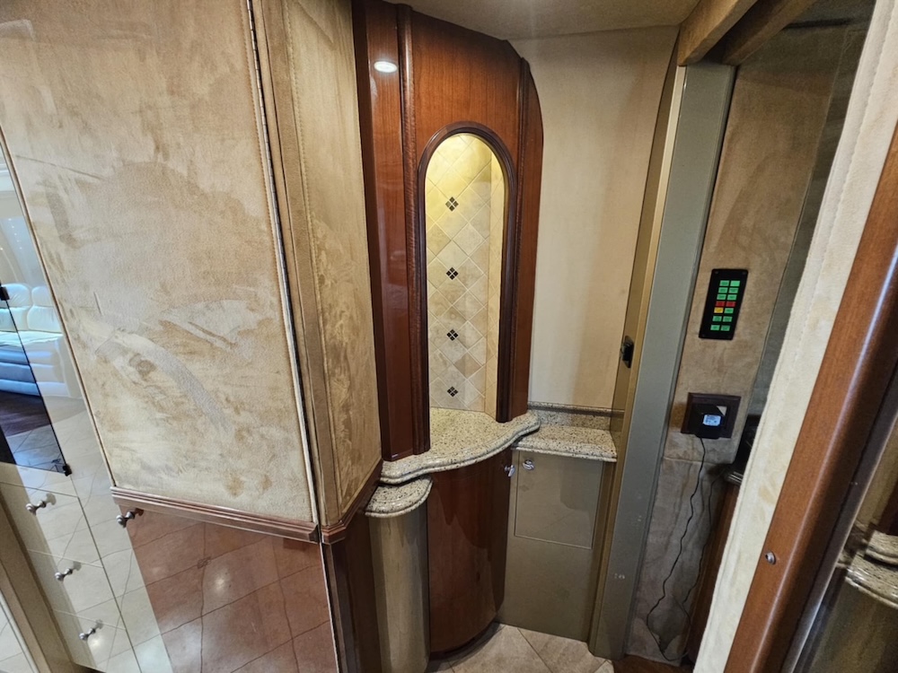 2005 Prevost Liberty XLII For Sale