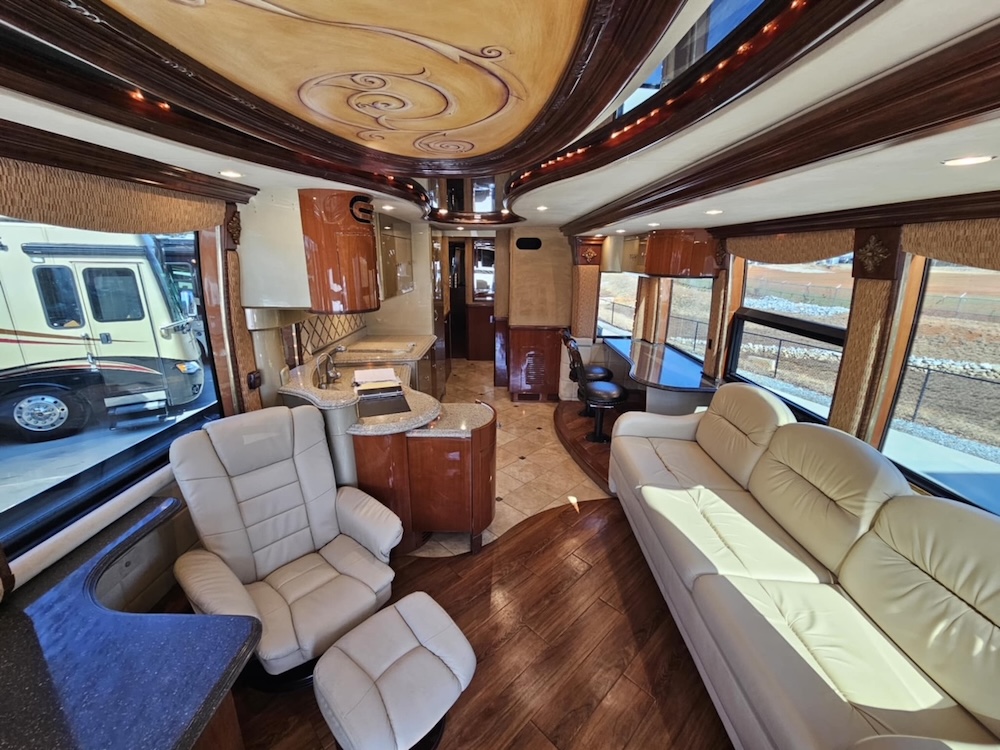 2005 Prevost Liberty XLII For Sale
