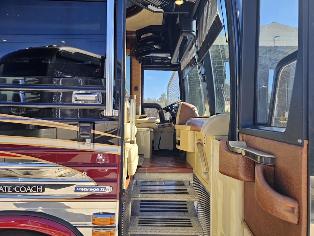 2005 Prevost Liberty XLII For Sale