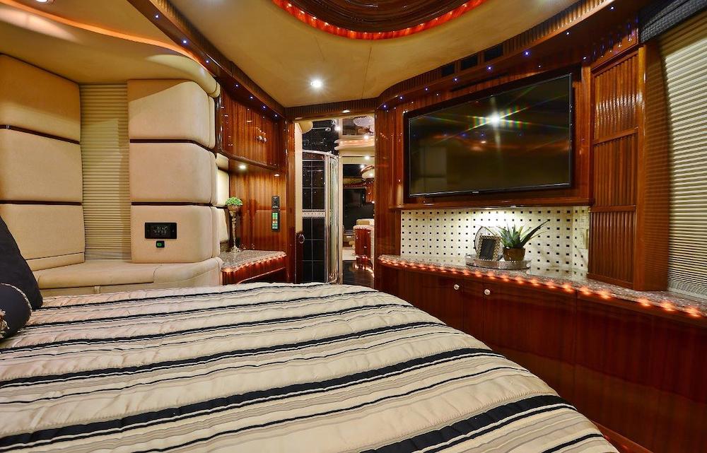 2005 Prevost Liberty XLII For Sale