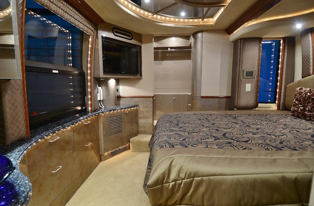 2005 Prevost Liberty XLII For Sale