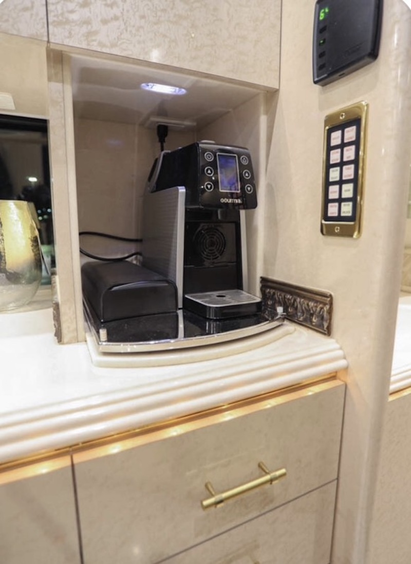 2005 Prevost Marathon H3-45 For Sale