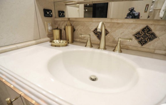 2005 Prevost Marathon H3-45 For Sale