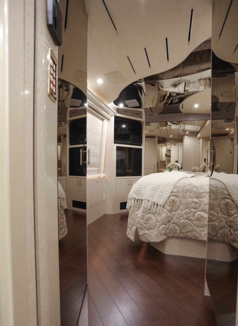 2005 Prevost Marathon H3-45 For Sale