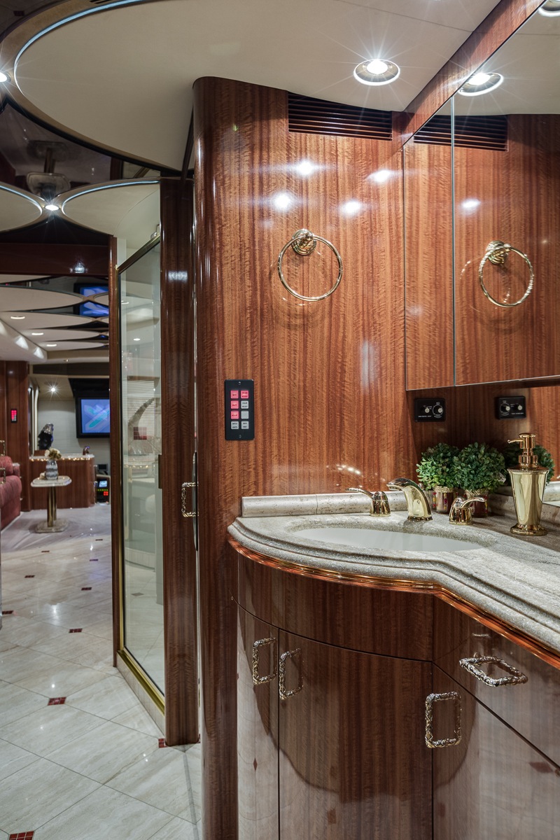 2005 Prevost Marathon H3-45 For Sale