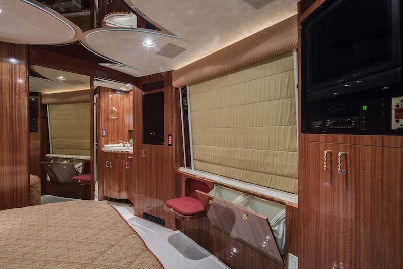 2005 Prevost Marathon H3-45 For Sale